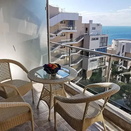 Stunning Seaview Apartment *